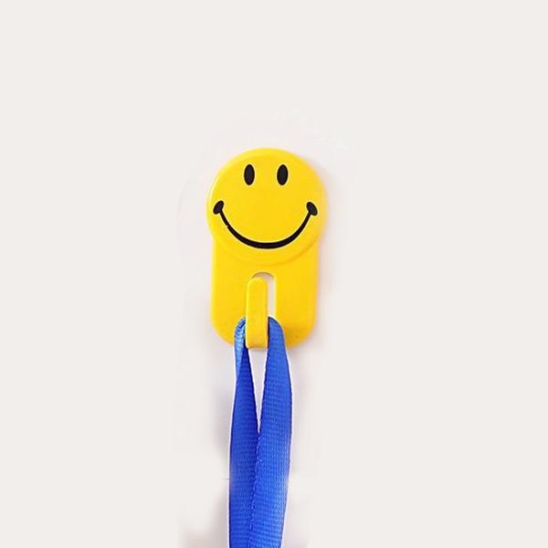 604 Plastic Self-Adhesive Smiley Face Hooks, 1 Kg Load Capacity (6pcs) DeoDap